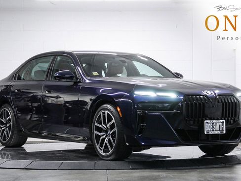 Certified 2023 BMW 740i RWD image 1