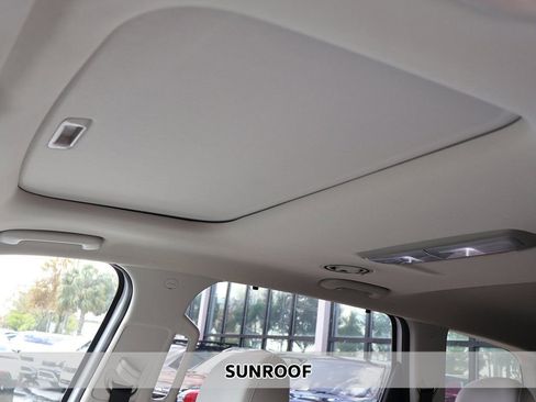 Used 2021 Kia Telluride EX w/ EX Premium Package image 4