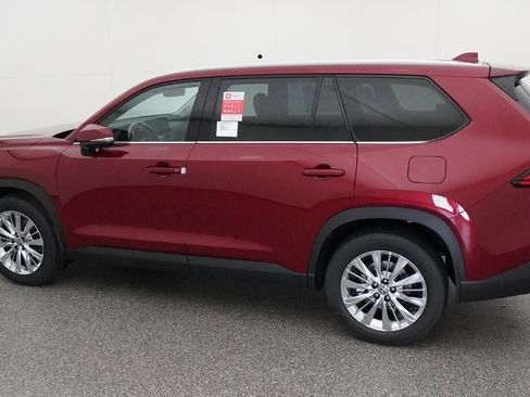 New 2026 Toyota Grand Highlander Platinum image 4