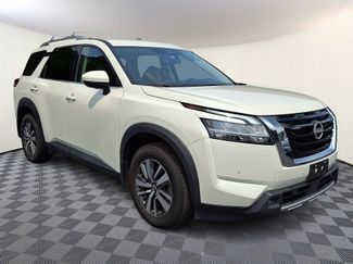 Used 2024 Nissan Pathfinder SL AWD/4WD video 1