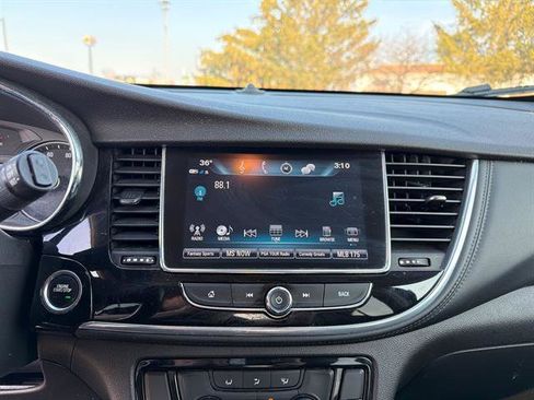 Used 2020 Buick Encore Preferred image 35