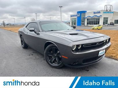 Used 2016 Dodge Challenger SXT