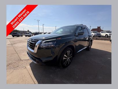 Certified 2025 Nissan Pathfinder Platinum