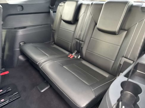 Certified 2023 Volkswagen Atlas SE image 11