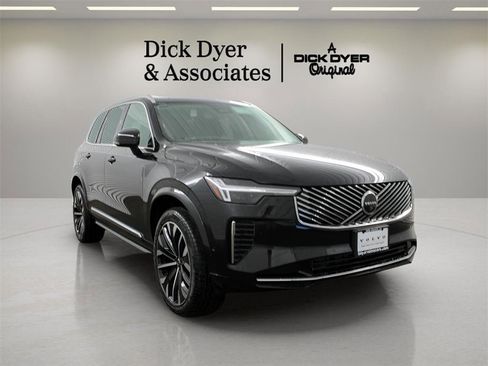 New 2025 Volvo XC90 B6 Plus w/ Protection Package Premier image 9