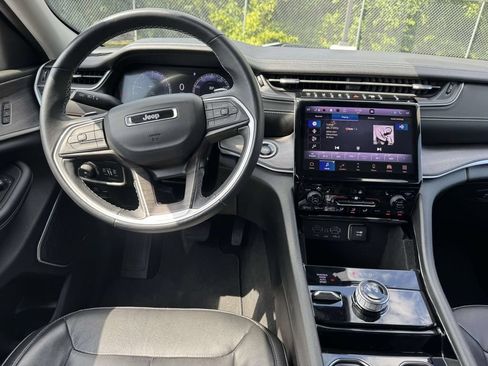 Used 2022 Jeep Grand Cherokee L Limited AWD/4WD image 16