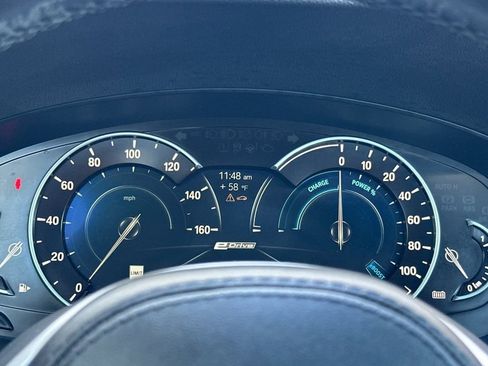 Used 2019 BMW 530e w/ M Sport Package image 28