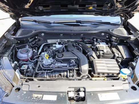 New 2026 Volkswagen Taos SE FWD image 29