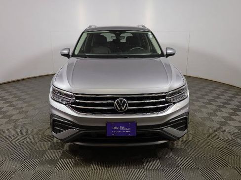 Used 2022 Volkswagen Tiguan SE AWD/4WD image 3