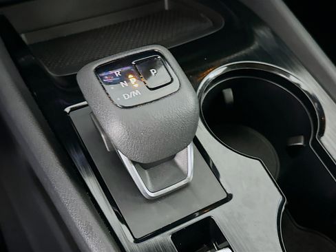 Used 2023 Nissan Rogue SV image 24