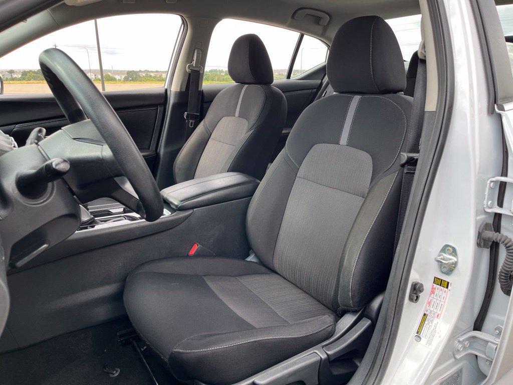 Used 2025 Nissan Sentra SV FWD image 25