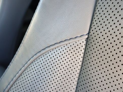 Used 2016 Toyota Highlander Limited w/ Driver Technology Package image 11