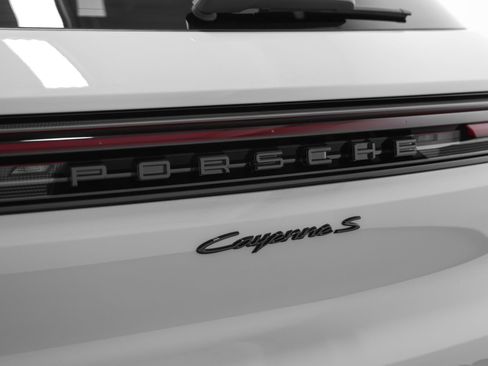 New 2026 Porsche Cayenne S AWD/4WD image 23