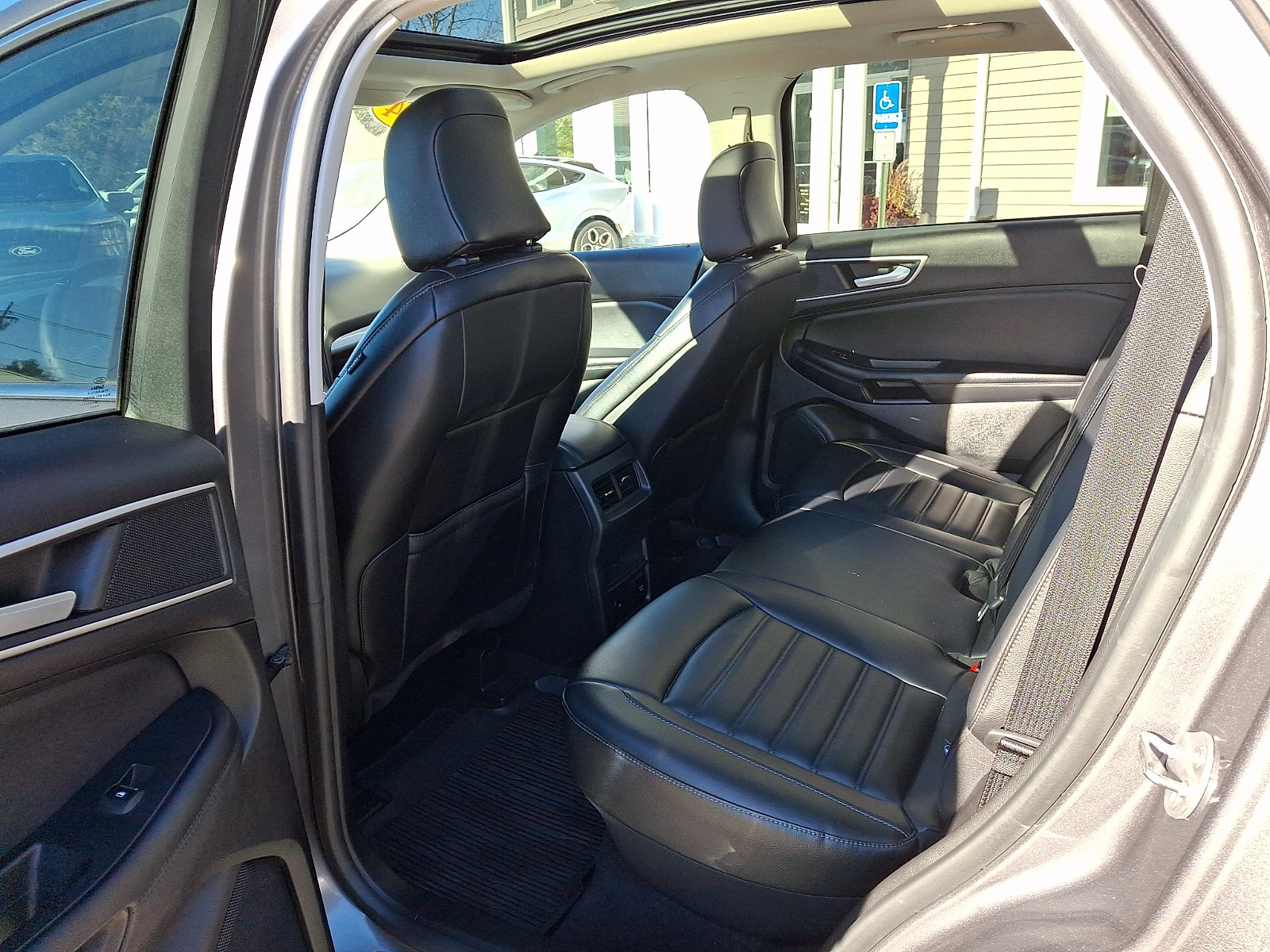 Used 2024 Ford Edge SEL w/ Convenience Package AWD/4WD image 11
