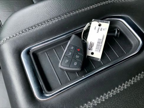 Used 2021 GMC Yukon XL Denali image 15