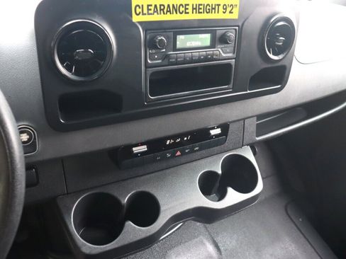 Used 2019 Mercedes-Benz Sprinter 144 image 11