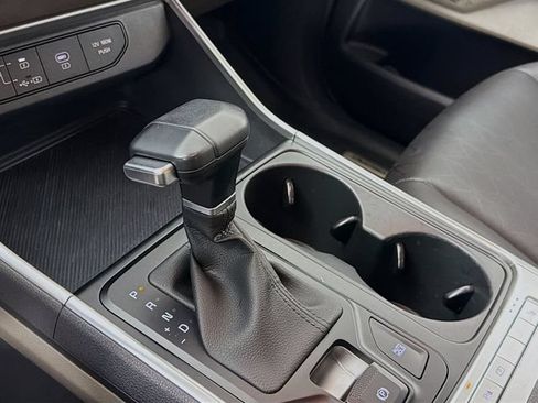 Used 2025 Kia Carnival FWD image 20