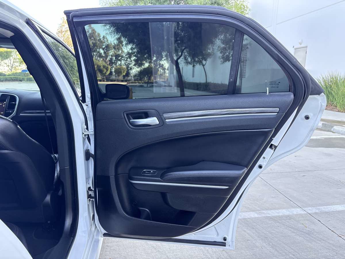 Used 2022 Chrysler 300 Touring L RWD image 13