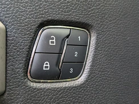 Used 2018 Ford F150 Lariat AWD/4WD image 27