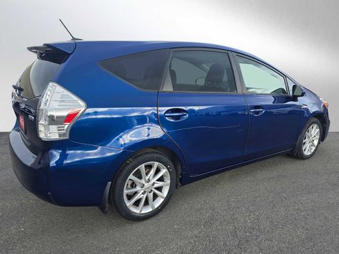 Used 2014 Toyota Prius V Five image 3