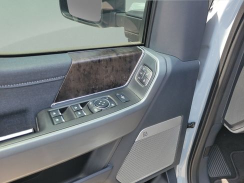 Used 2024 Ford F250 Lariat w/ Lariat Ultimate Package AWD/4WD image 15