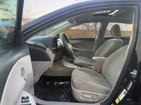 Used 2013 Toyota Corolla LE w/ Premium Pkg image 11