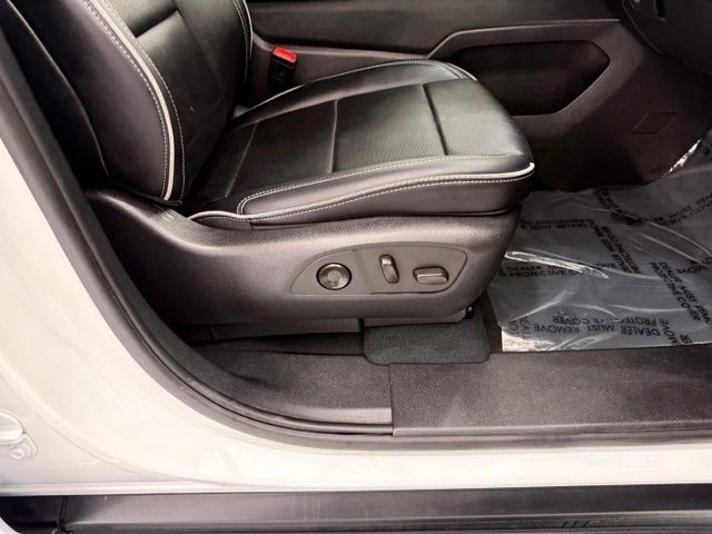 Used 2026 Chevrolet Silverado EV LT AWD/4WD image 24