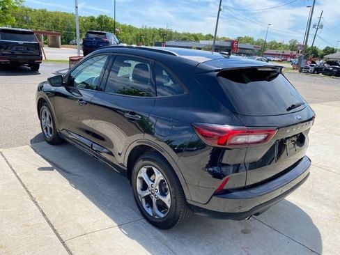 Used 2023 Ford Escape ST-Line w/ Tech Pack #1 AWD/4WD image 8