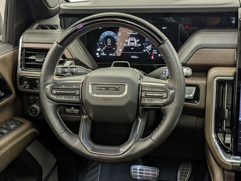 Used 2025 GMC Yukon XL Denali Ultimate image 17