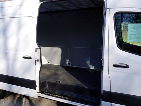 Used 2020 Mercedes-Benz Sprinter 2500 w/ Driver Convenience Package image 23