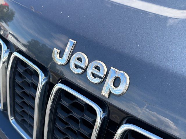 Used 2019 Jeep Grand Cherokee Limited AWD/4WD image 23