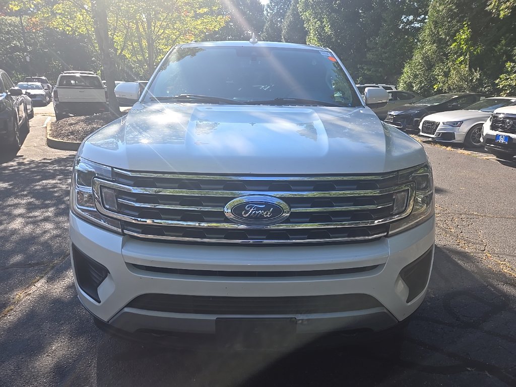 Used 2019 Ford Expedition XLT w/ Equipment Group 202A AWD/4WD image 2