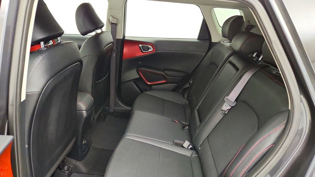 Used 2022 Kia Soul Turbo FWD image 21