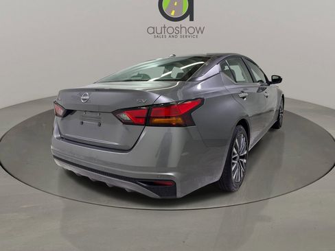 Used 2024 Nissan Altima 2.5 SV image 7