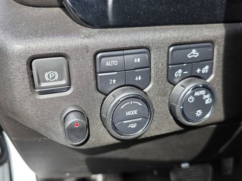 Used 2024 Chevrolet Silverado 1500 LT w/ Z71 Off-Road Package image 30