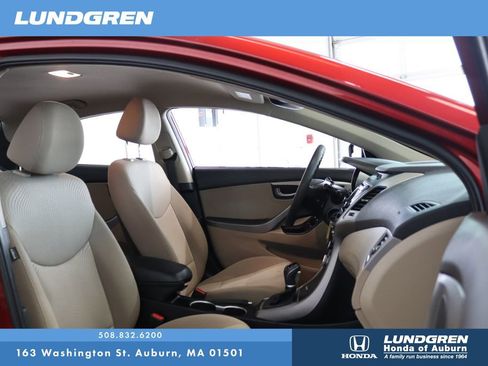 Used 2016 Hyundai Elantra SE w/ Option Group 02 FWD image 15