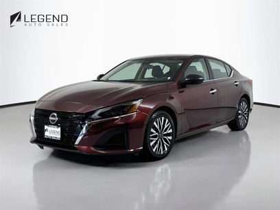 Used 2024 Nissan Altima 2.5 SV