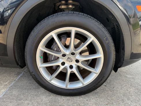 Used 2019 Porsche Cayenne AWD/4WD image 10
