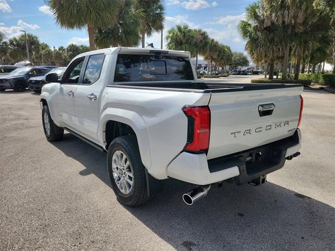 Used 2025 Toyota Tacoma Limited image 4