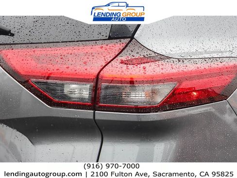 Used 2023 Nissan Rogue SV image 8