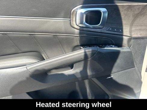 Used 2025 Kia Sorento SX Prestige image 14