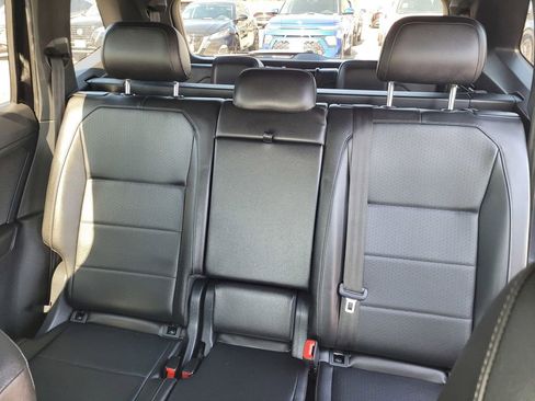 Used 2018 Volkswagen Tiguan SEL w/ R-Line Package AWD/4WD image 12