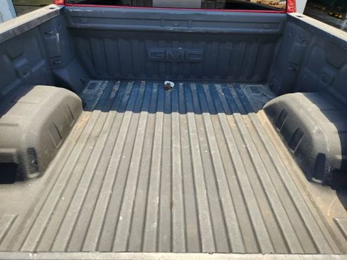 Used 2020 GMC Sierra 1500 SLT RWD image 10