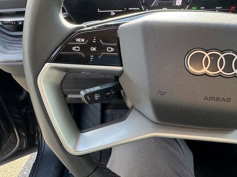 Used 2025 Audi Q5 Premium w/ Convenience Package image 23