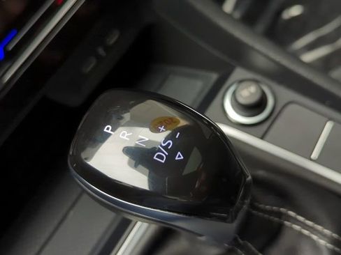 Used 2025 Volkswagen Jetta SE image 18