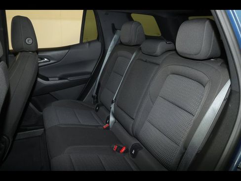 Used 2025 Chevrolet Equinox LT FWD image 27