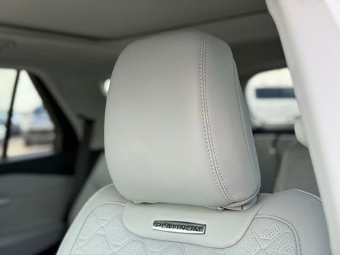 Used 2025 Ford Explorer Platinum w/ Ultimate Package AWD/4WD image 15