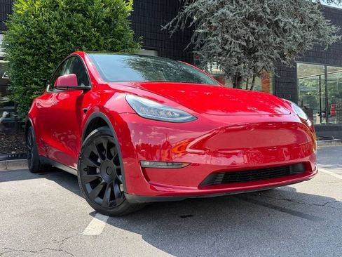 Used 2022 Tesla Model Y Long Range AWD/4WD image 8