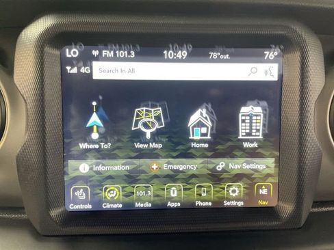 Used 2021 Jeep Gladiator Willys image 18