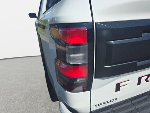 Used 2025 Nissan Frontier PRO-4X AWD/4WD image 32